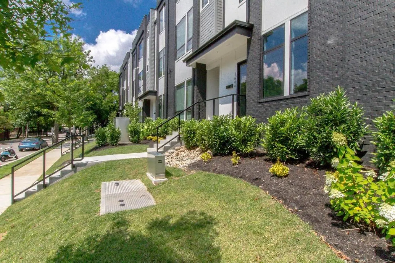 Large Impressive Townhome Private Viewing Terrace Nashville USA