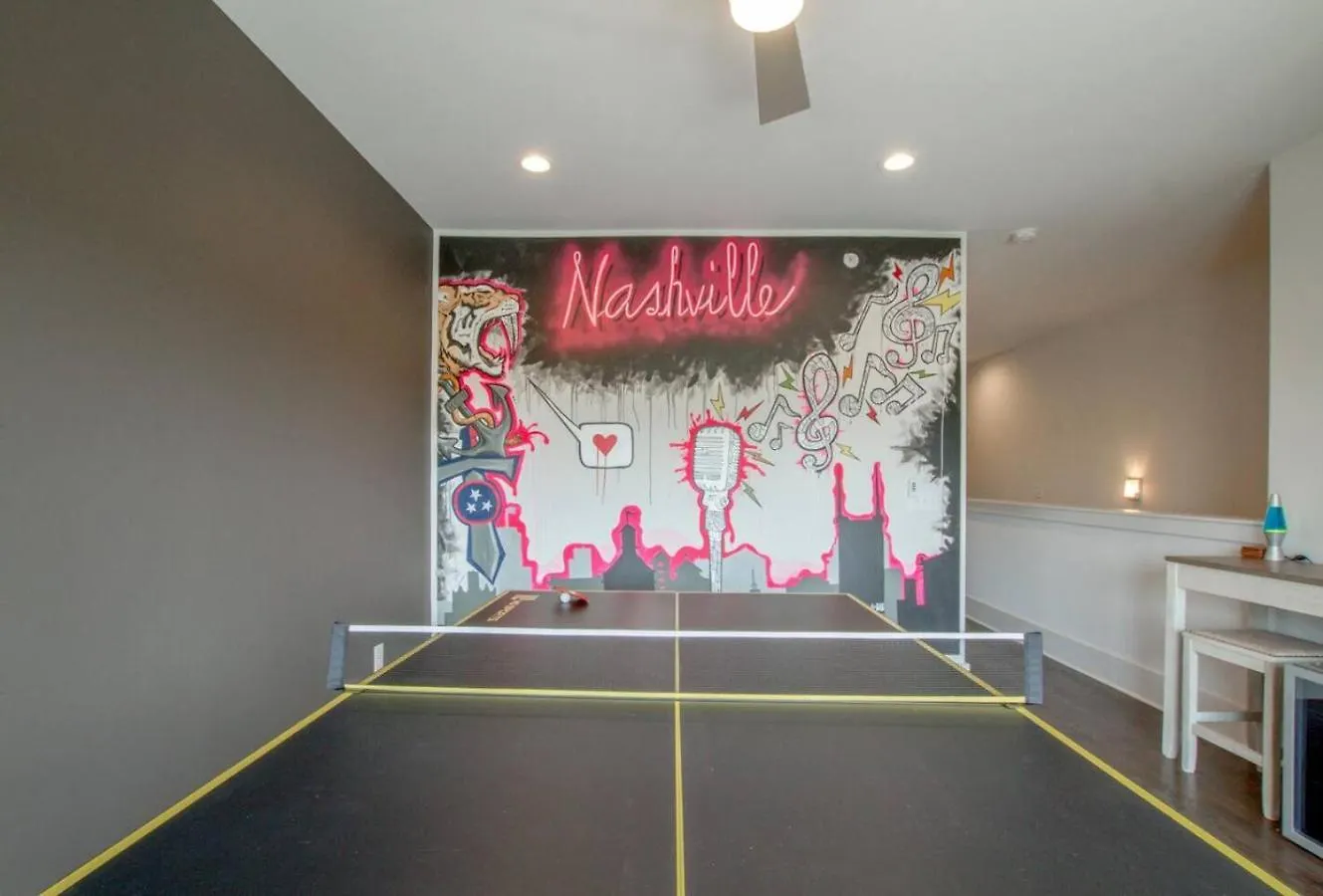Large Impressive Townhome Private Viewing Terrace Nashville Semesterbostad