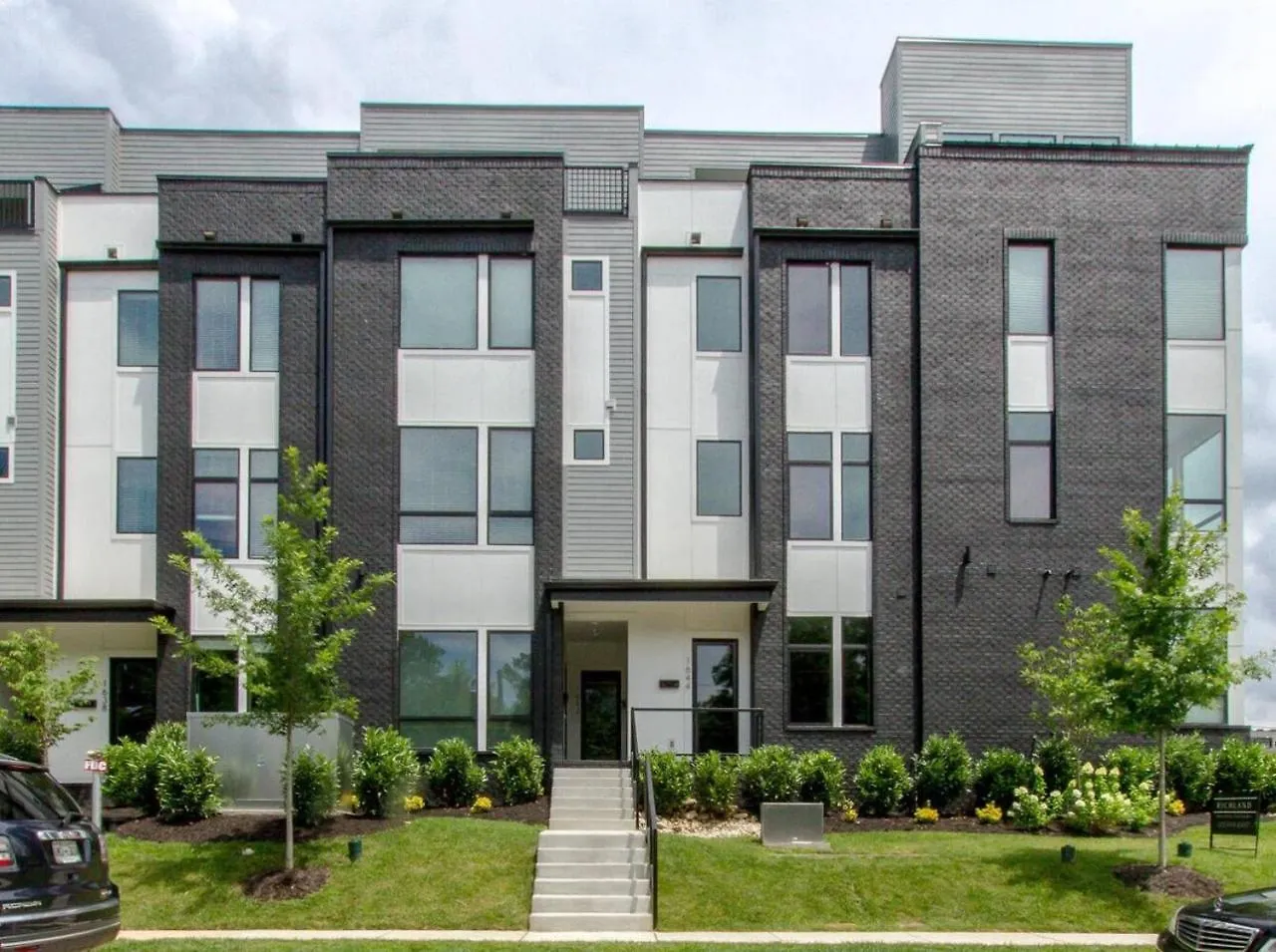 Large Impressive Townhome Private Viewing Terrace Nashville USA