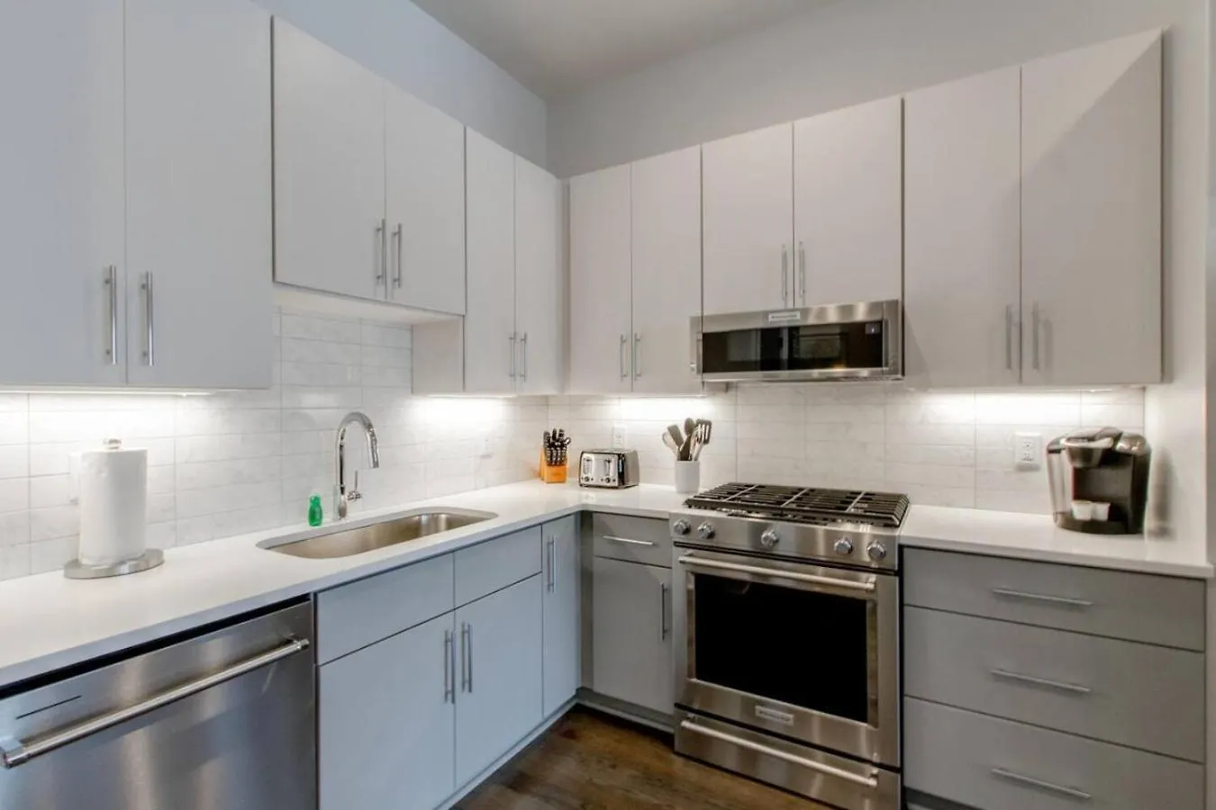 Large Impressive Townhome Private Viewing Terrace Nashville