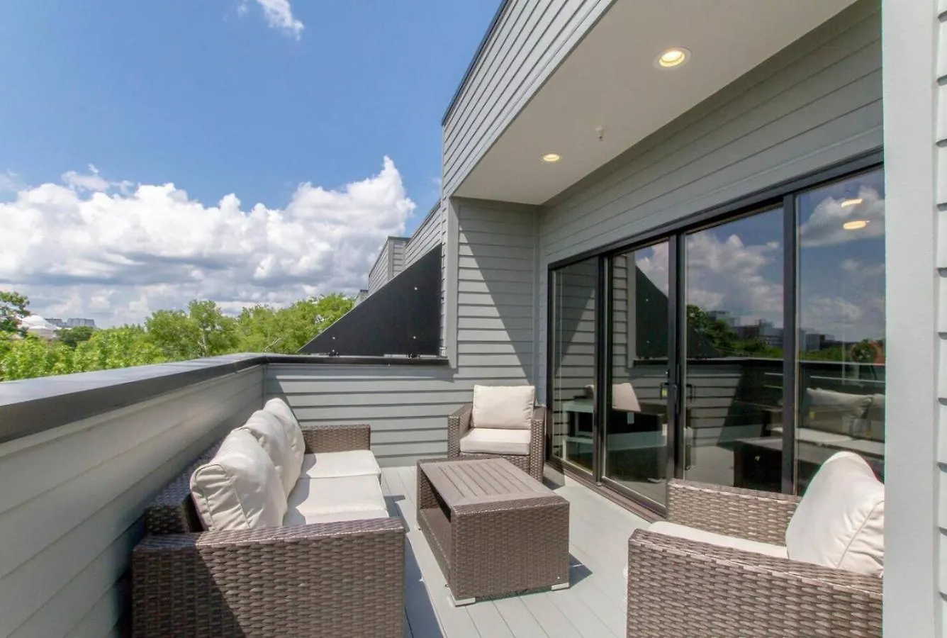 Large Impressive Townhome Private Viewing Terrace Nashville