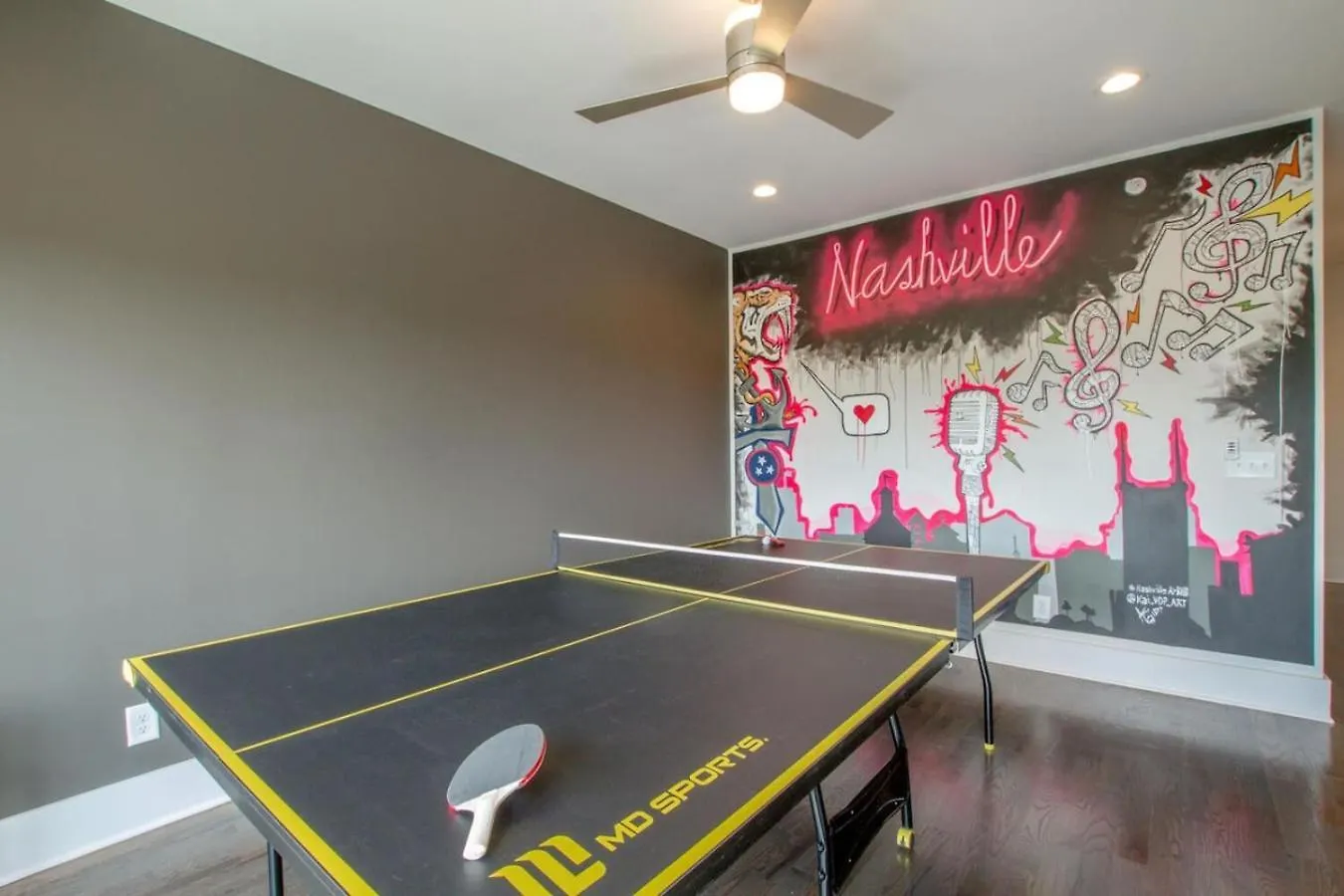 Large Impressive Townhome Private Viewing Terrace Nashville Semesterbostad