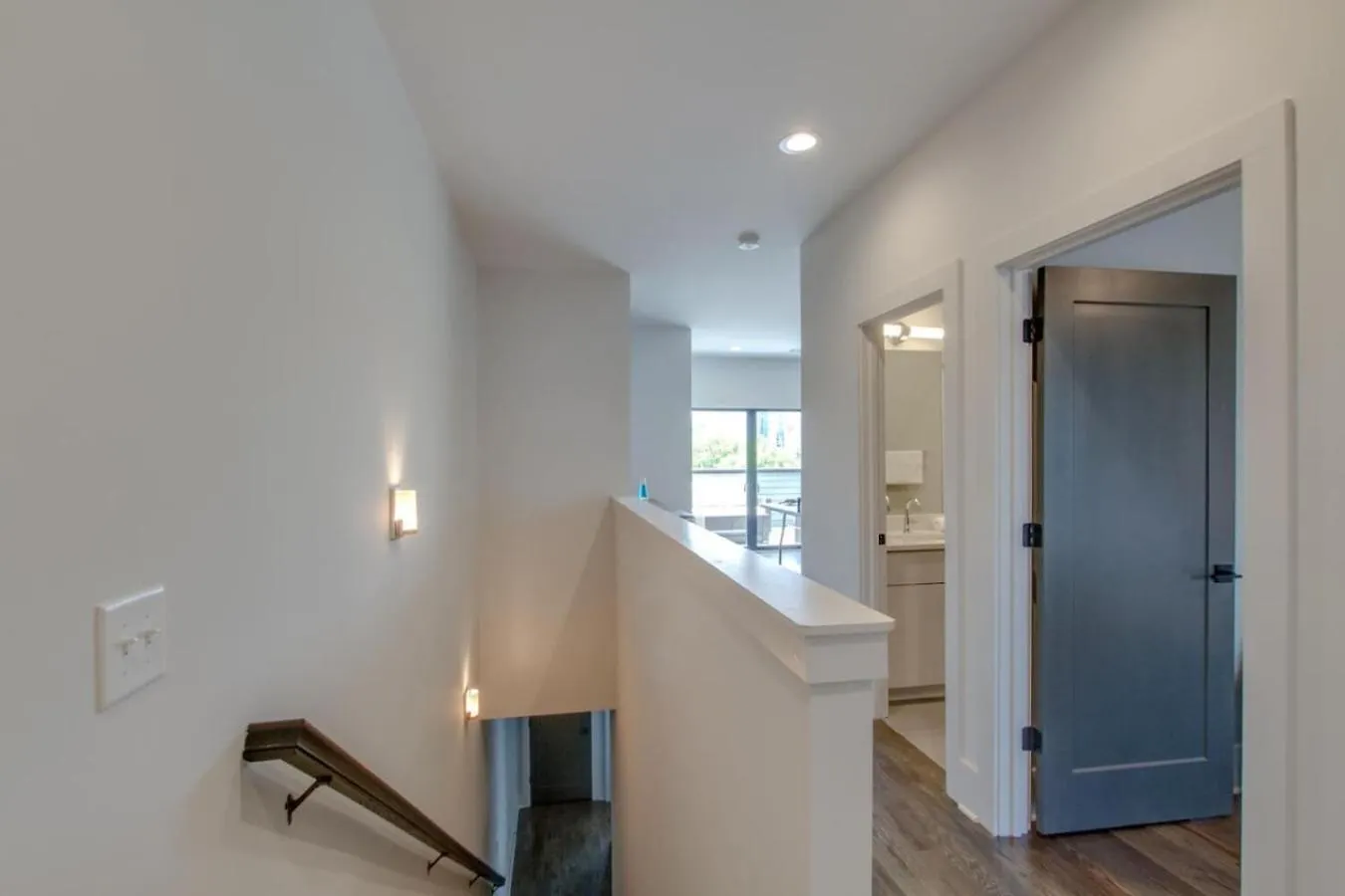Large Impressive Townhome Private Viewing Terrace Nashville